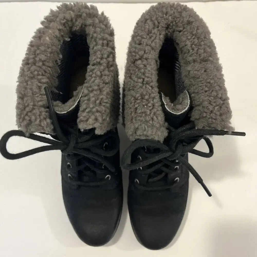 UGG Australia Winter Boots Women's Size 7 Zea Wedge Black Leather Sheepskin Cuff